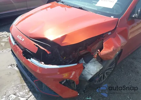 2023 Kia Forte Gt-Line z USA, uszkodzony, nr VIN 3KPF54AD5PE604908